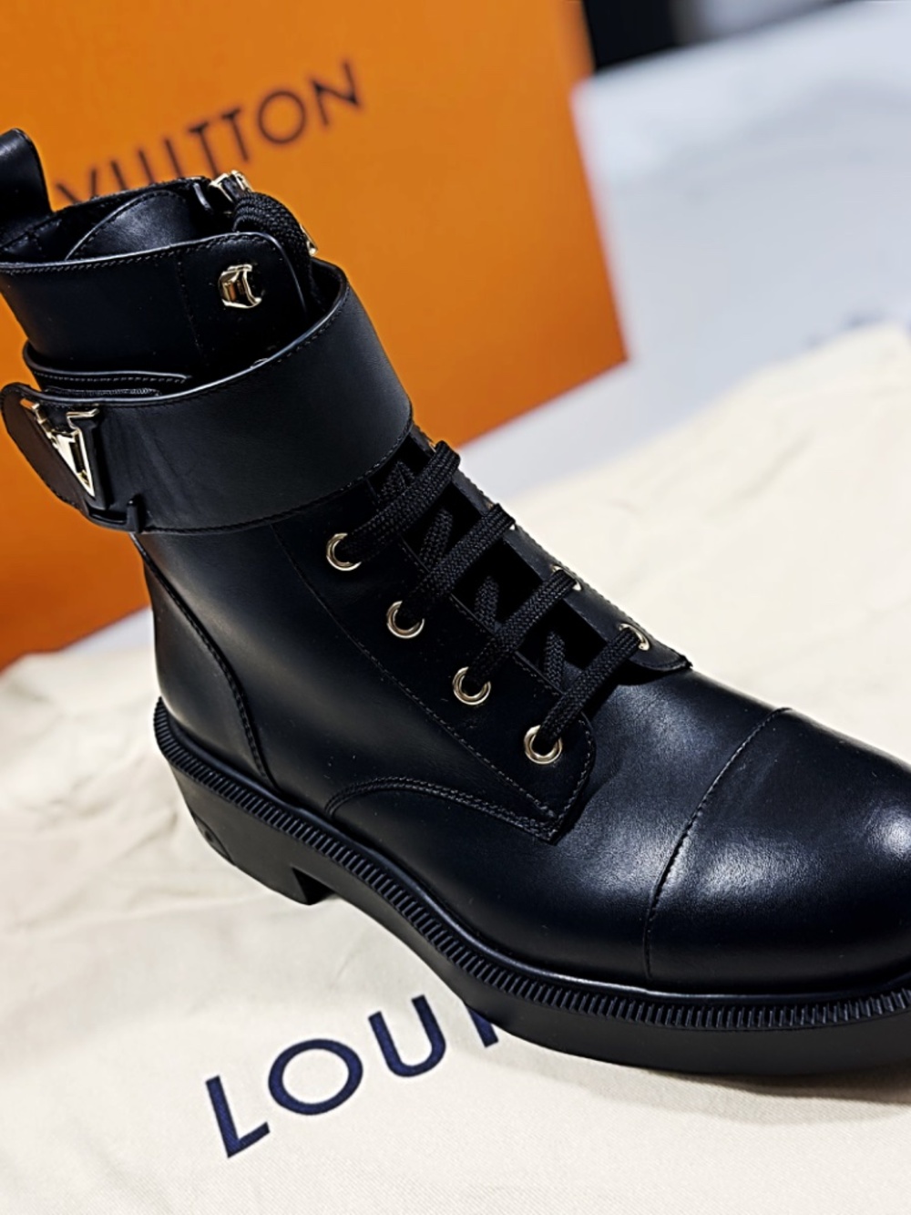 Louis Vuitton Citizen Flat Ranger Boots Black Noir EU 39 (US 8.5) NEW - Picture 3 of 6